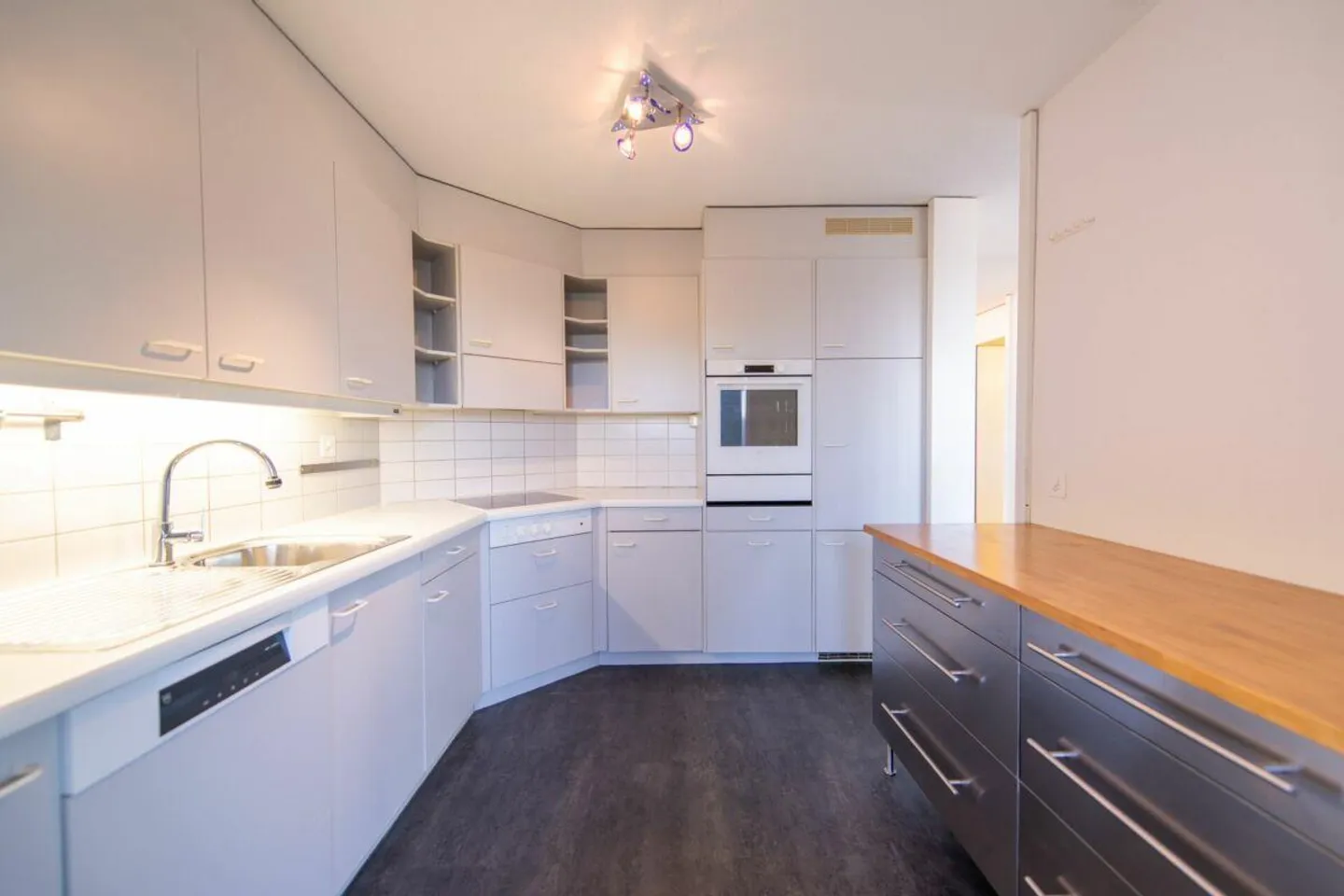 Centrale e tranquilla: Luminoso appartamento duplex di 3,5 locali con giardino d'inverno... - Foto 5 di 21