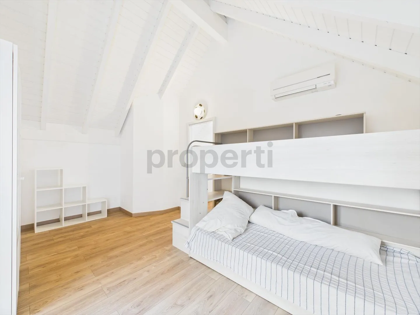 Wunderschön renoviertes 5,5-Zimmer-Haus in Genthod - Komfort, Modernität und Lebensqualität - Foto 8 von 11