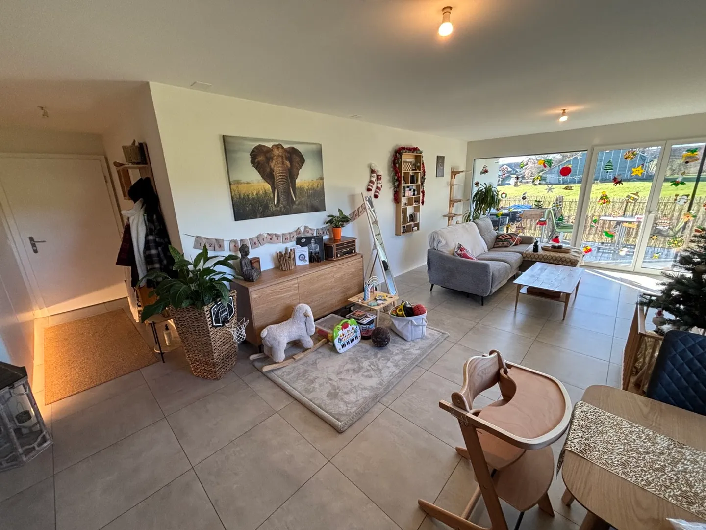 Nice 3.5 room bright and modern apartment, quiet, close to shops - Photo 2 of 11