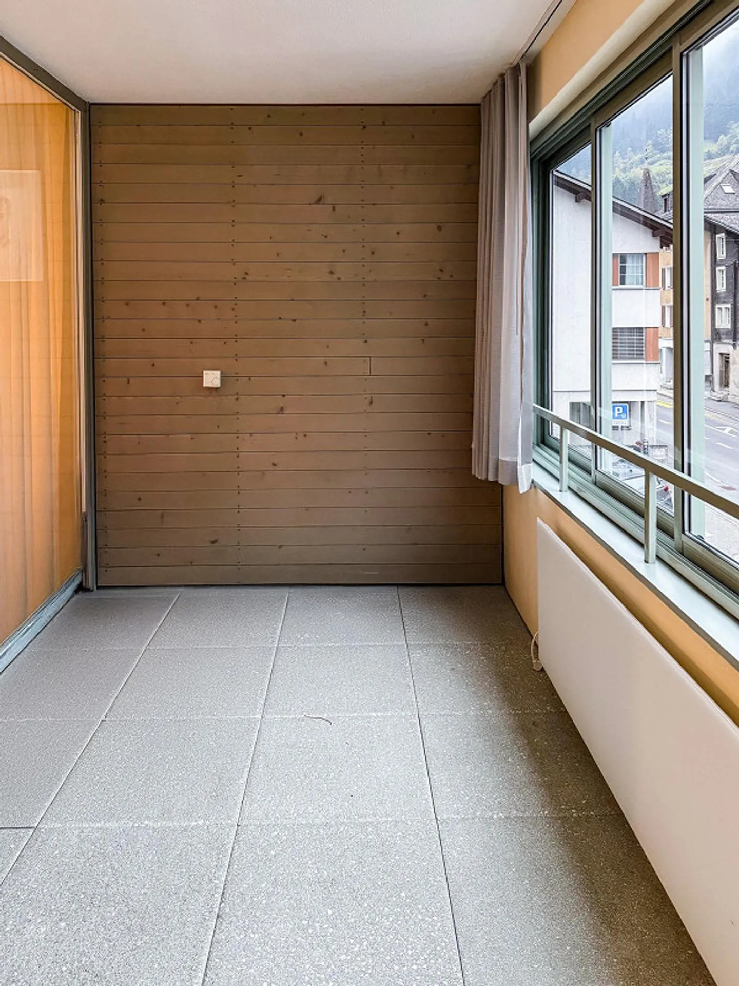 2.5-Room Apartment with Loggia - Photo 7 of 8