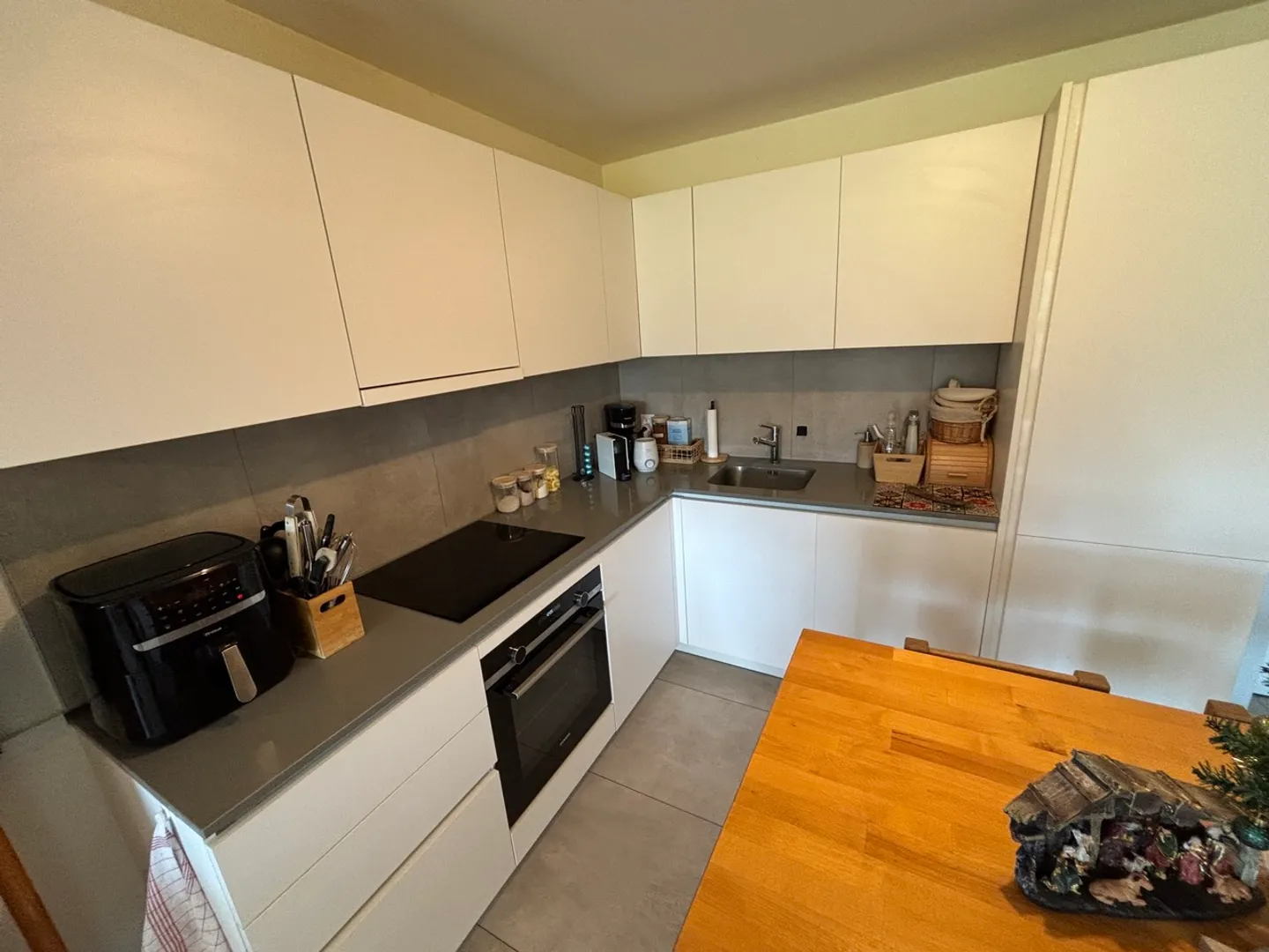 Nice 3.5 room bright and modern apartment, quiet, close to shops - Photo 4 of 11