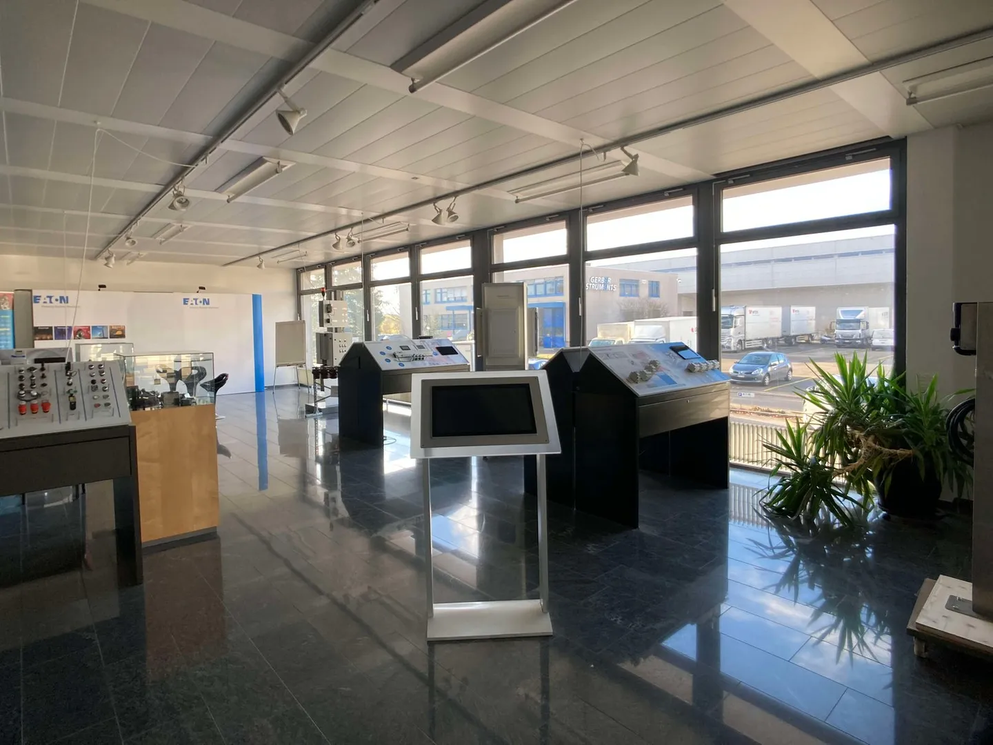 Showroom luminoso / Ufficio attraente - Foto 1 di 5