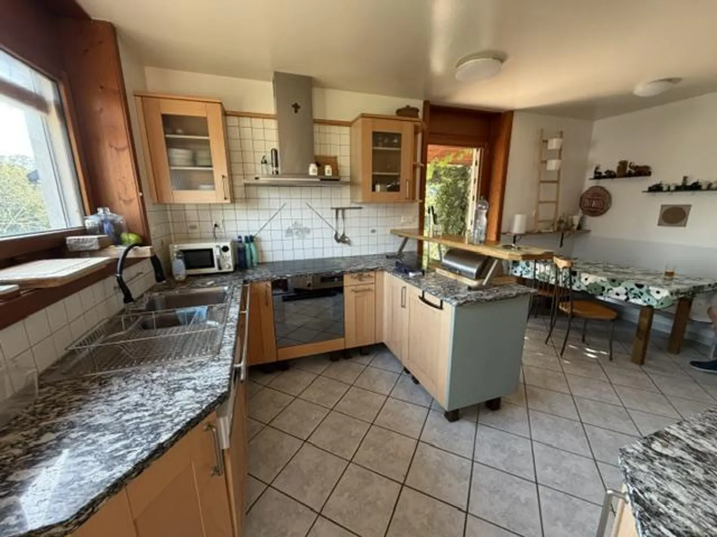KONTEMPORÄRE VILLA - 5.5 ZIMMER - MIT UNABHÄNGIGEM STUDIO - Foto 6 von 13