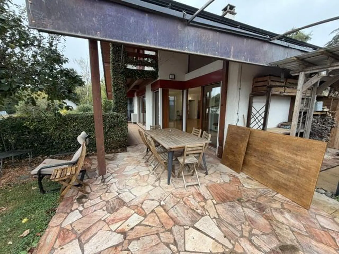 KONTEMPORÄRE VILLA - 5.5 ZIMMER - MIT UNABHÄNGIGEM STUDIO - Foto 4 von 13