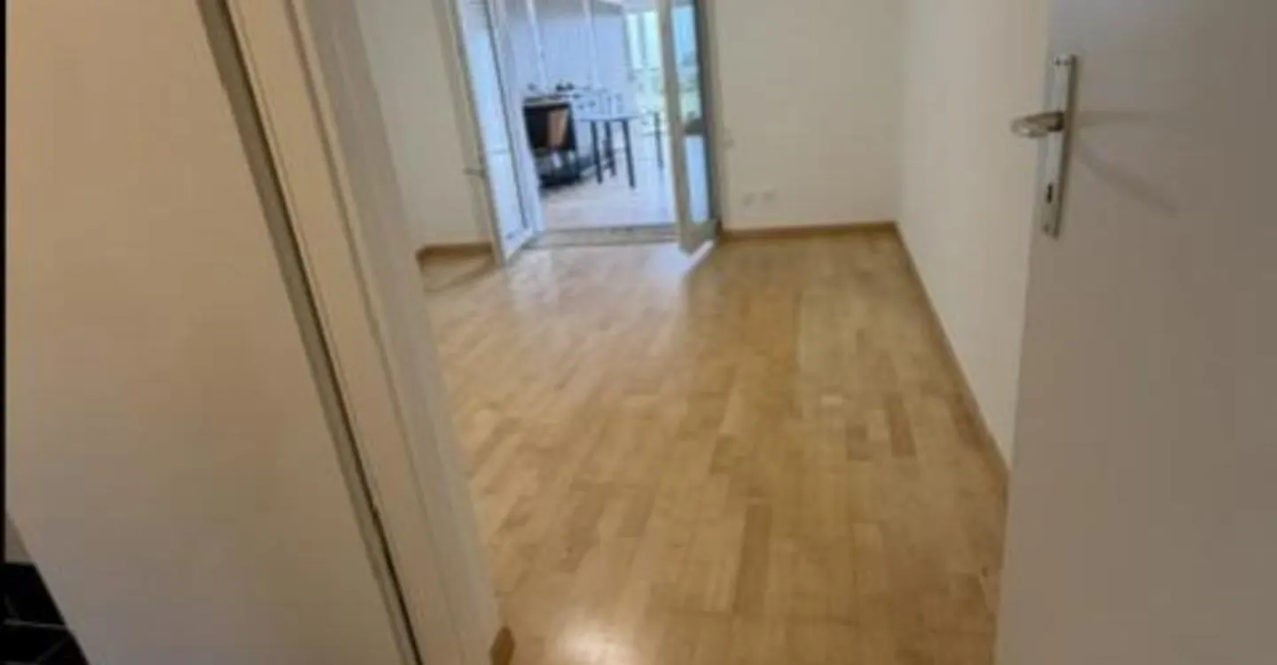KONTEMPORÄRE VILLA - 5.5 ZIMMER - MIT UNABHÄNGIGEM STUDIO - Foto 9 von 13
