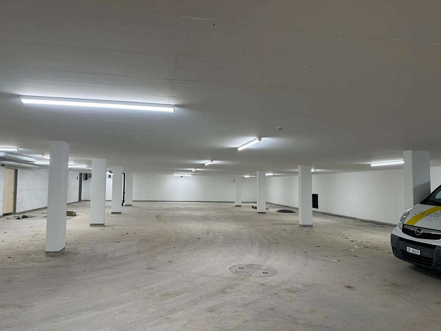 Posto auto sotto la stazione ferroviaria - Foto 2 di 2