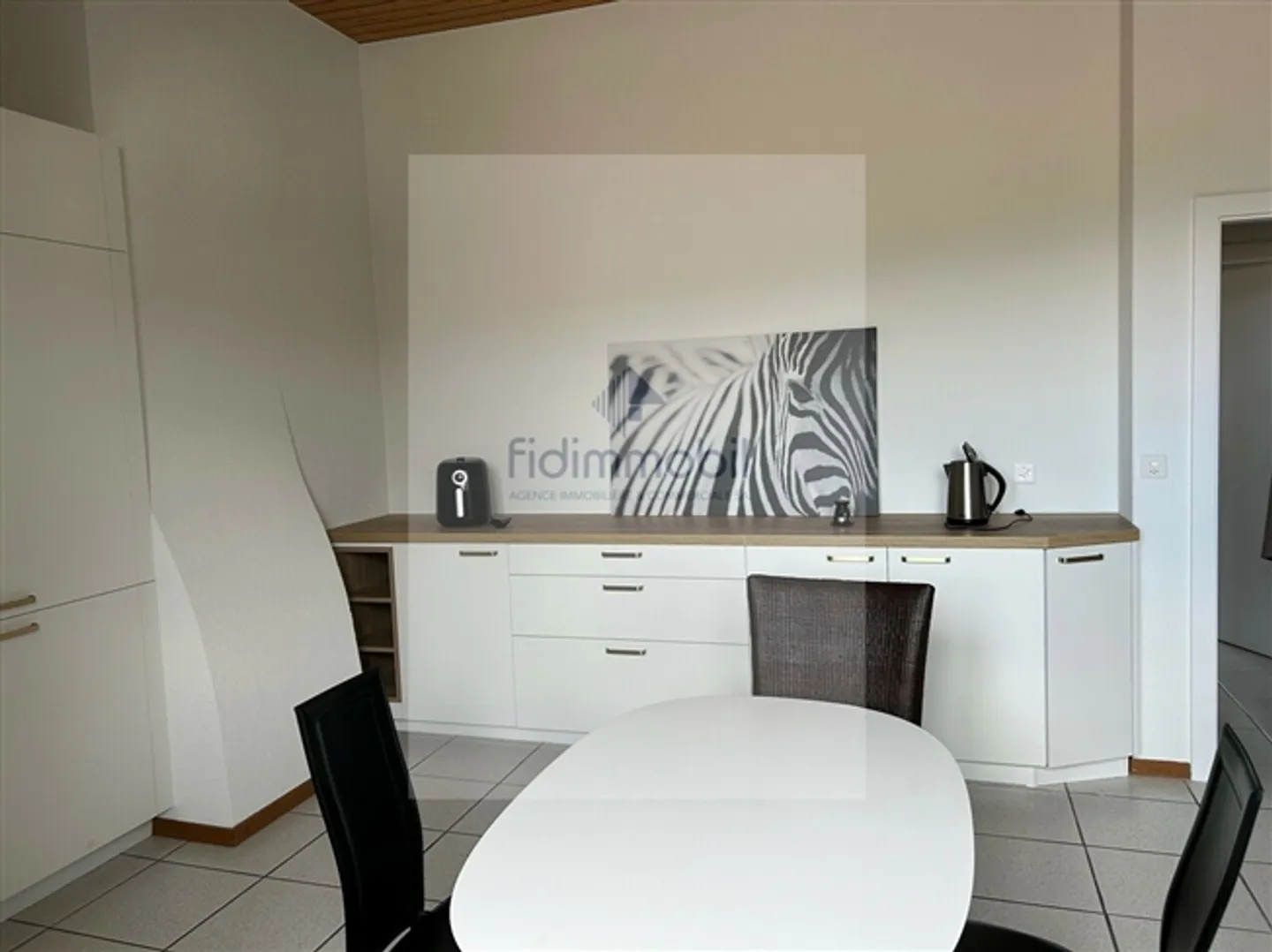 Belle appartement partiellement rénové dans une maison de village - Photo 5 sur 15