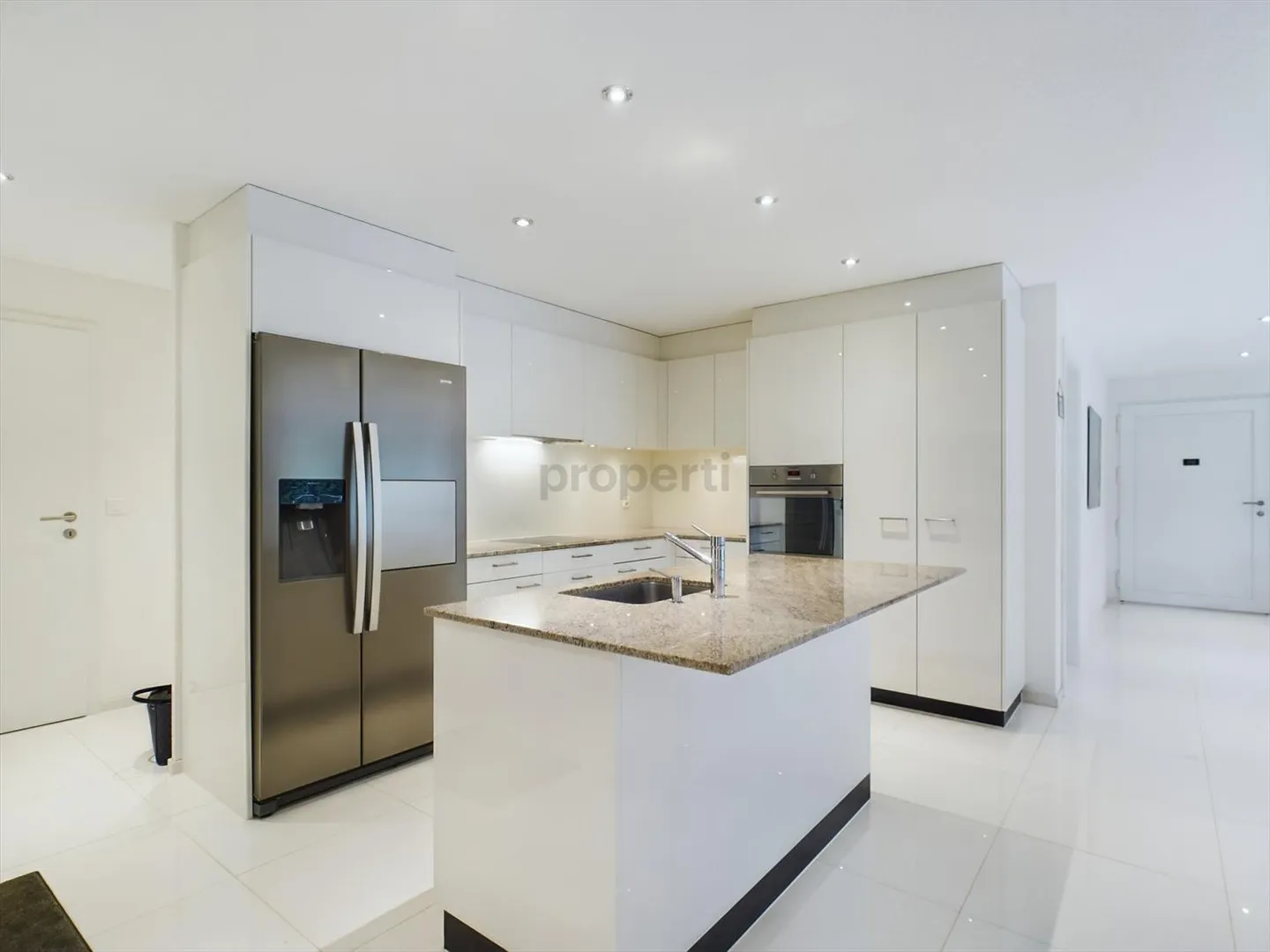 Appartement à louer - Photo 2 sur 9