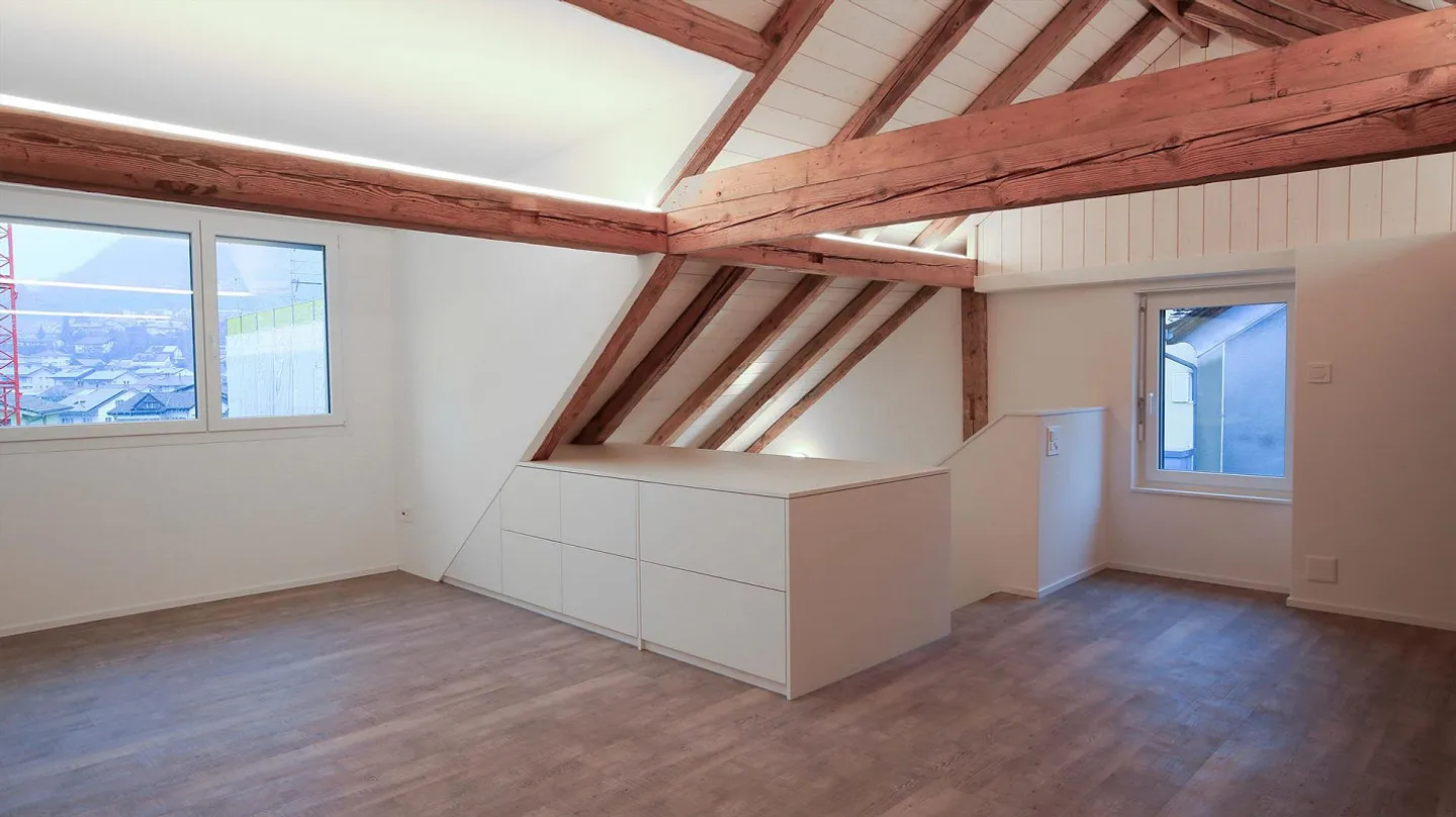 Appartamento duplex di 3,5 stanze in posizione centrale a Goldau - Foto 6 di 27