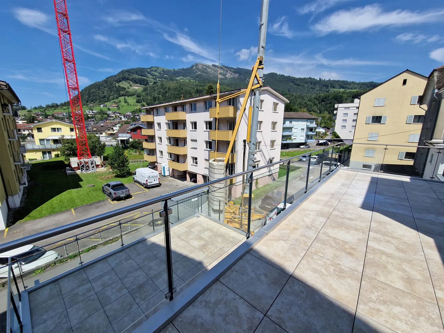 Appartamento duplex di 3,5 stanze in posizione centrale a Goldau - Foto 12 di 27