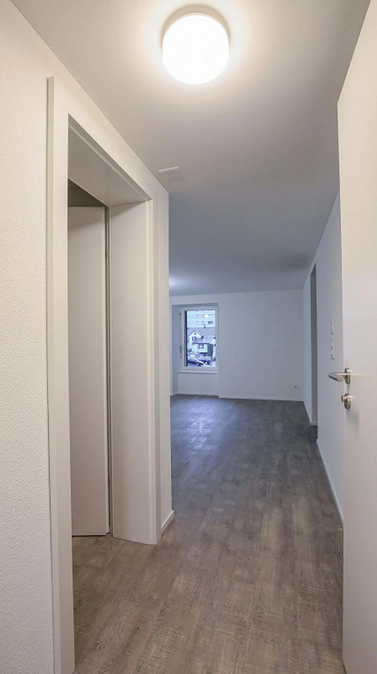 Appartamento duplex di 3,5 stanze in posizione centrale a Goldau - Foto 23 di 27