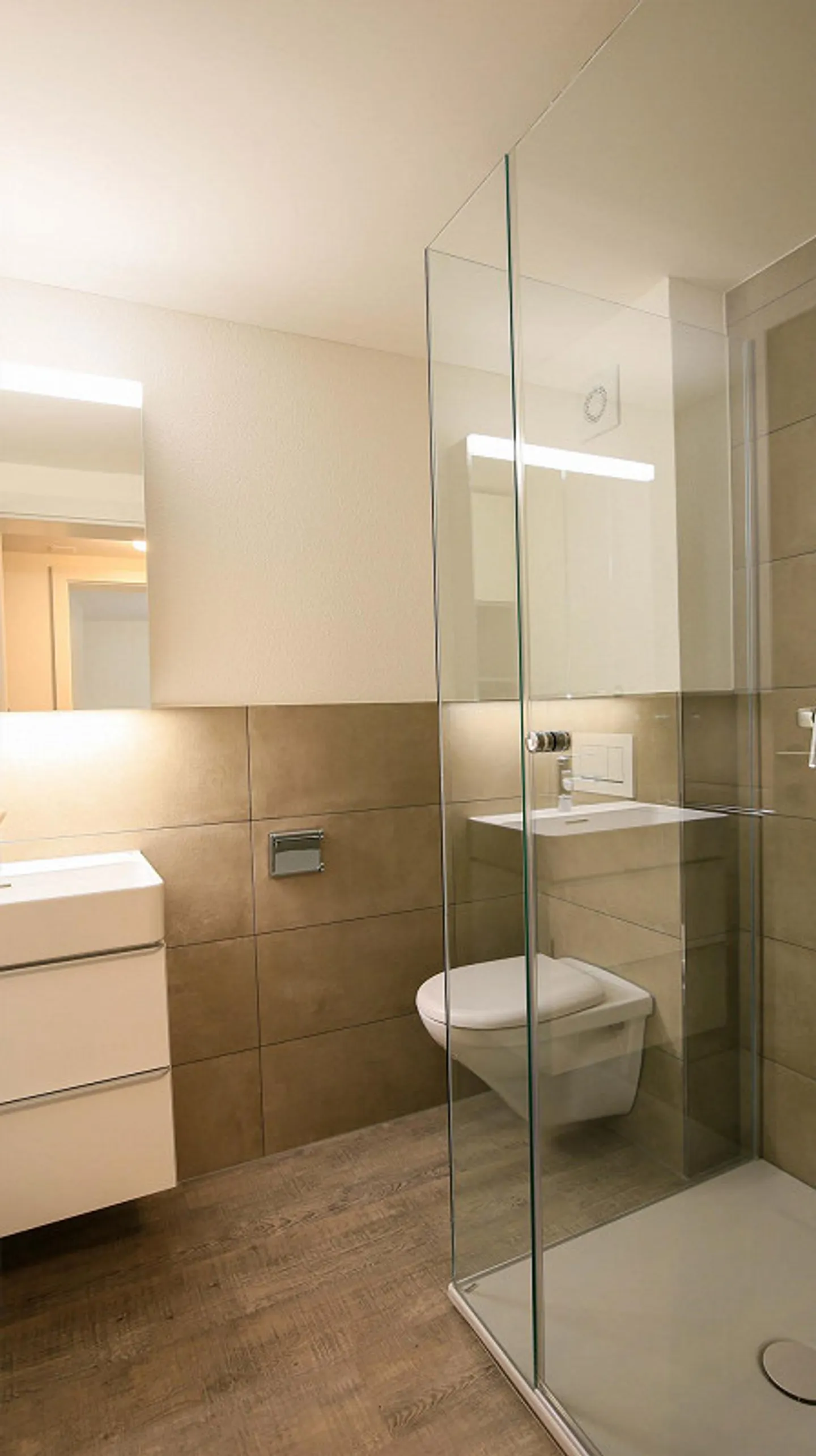 Appartamento duplex di 3,5 stanze in posizione centrale a Goldau - Foto 24 di 27