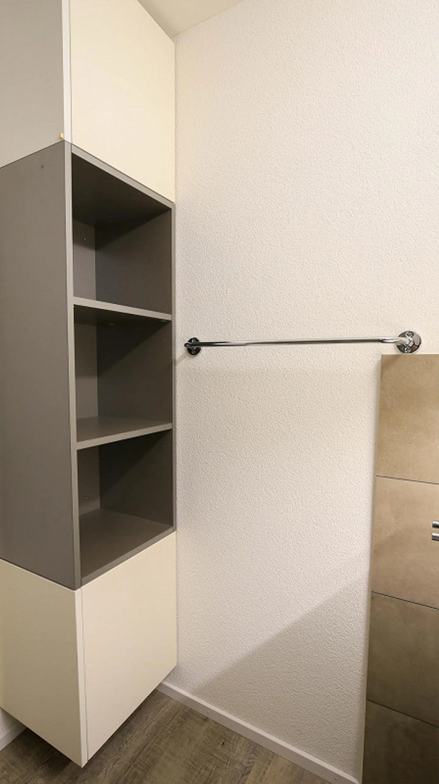 Appartamento duplex di 3,5 stanze in posizione centrale a Goldau - Foto 25 di 27