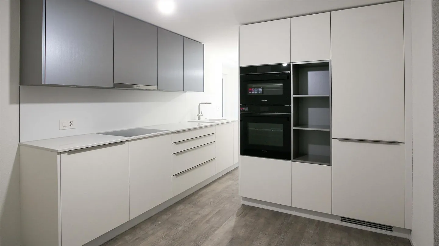 Appartamento duplex di 3,5 stanze in posizione centrale a Goldau - Foto 16 di 27