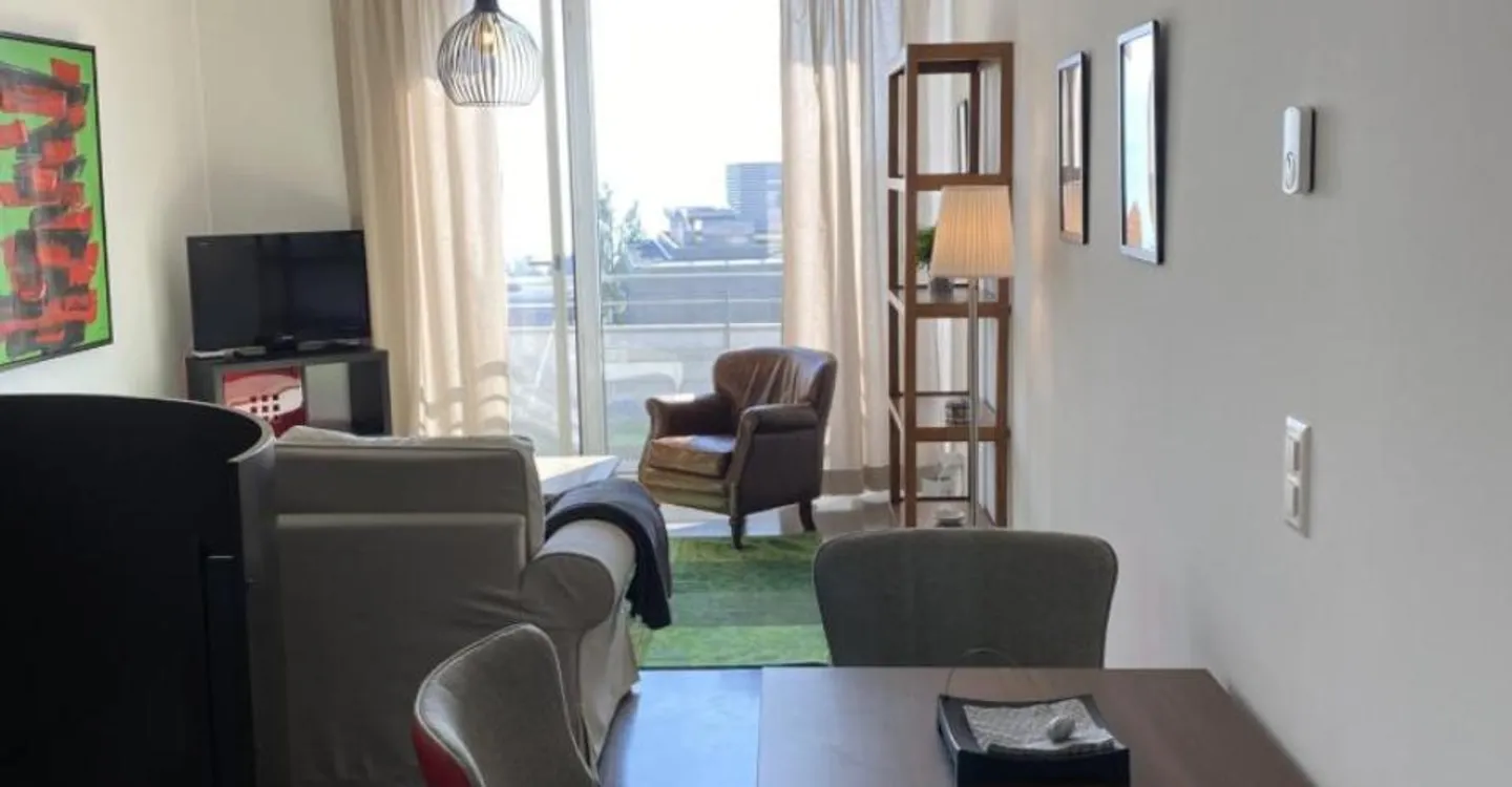Beautiful apartment with garden and lake view in Lausanne - Photo 2 of 9