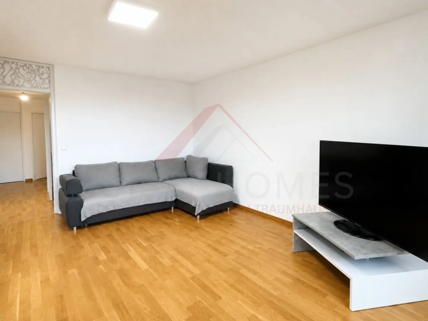 Living Above the Rooftops of Burgdorf - Bright 3.5 Room Apartment with a View - Photo 4 of 13