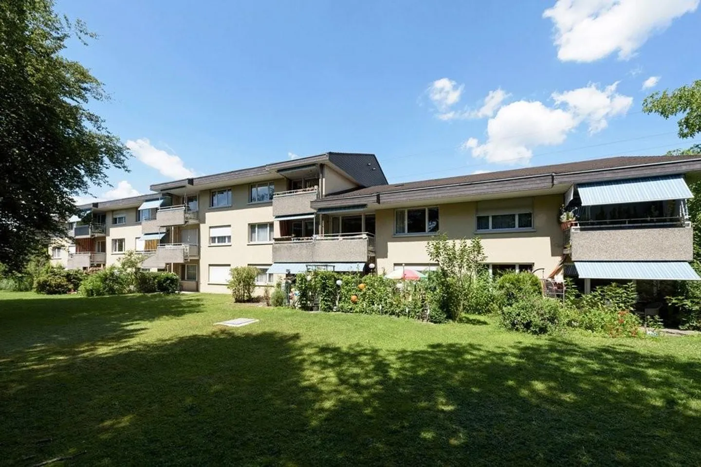 Sanierte Wohnung im Herzen von Zürich-Affoltern - Foto 1 von 10