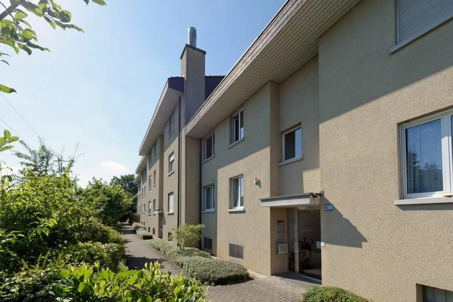 Sanierte Wohnung im Herzen von Zürich-Affoltern - Foto 2 von 10