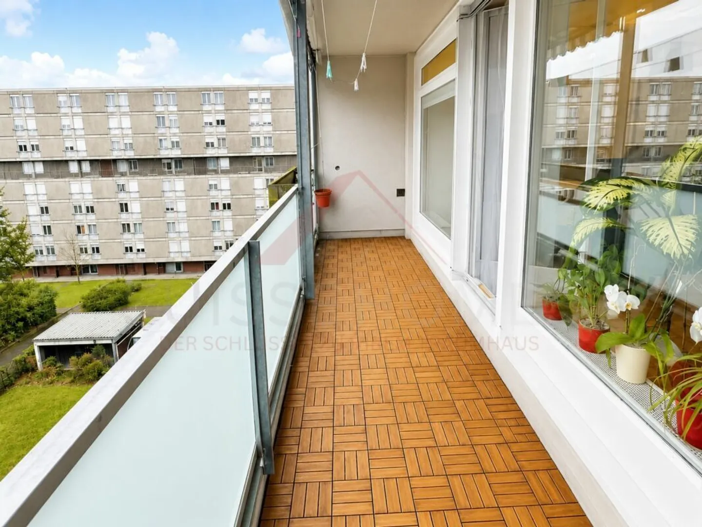 Living Above the Rooftops of Burgdorf - Bright 3.5 Room Apartment with a View - Photo 8 of 13