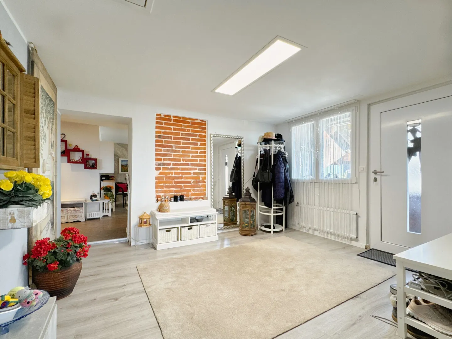 Spacious 5.5-room penthouse apartment with gallery in the green - Photo 3 of 16