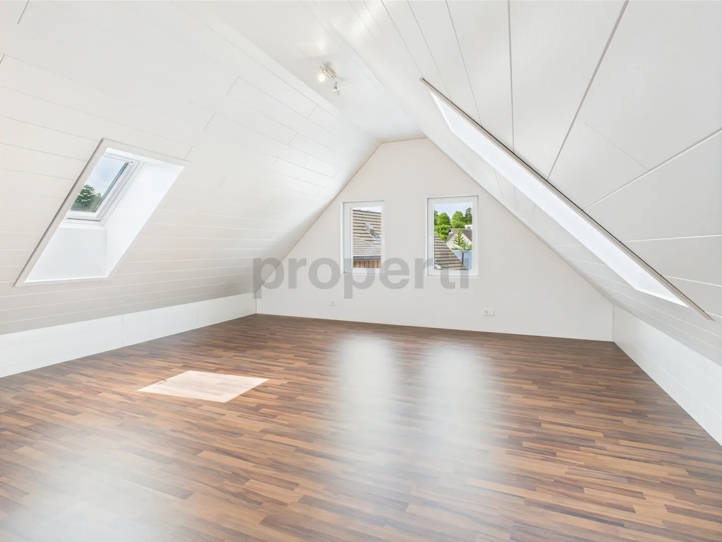 Living with Charm and Elegance - 3.5-Room Attic Apartment in Riedt near Erlen - Photo 6 of 11