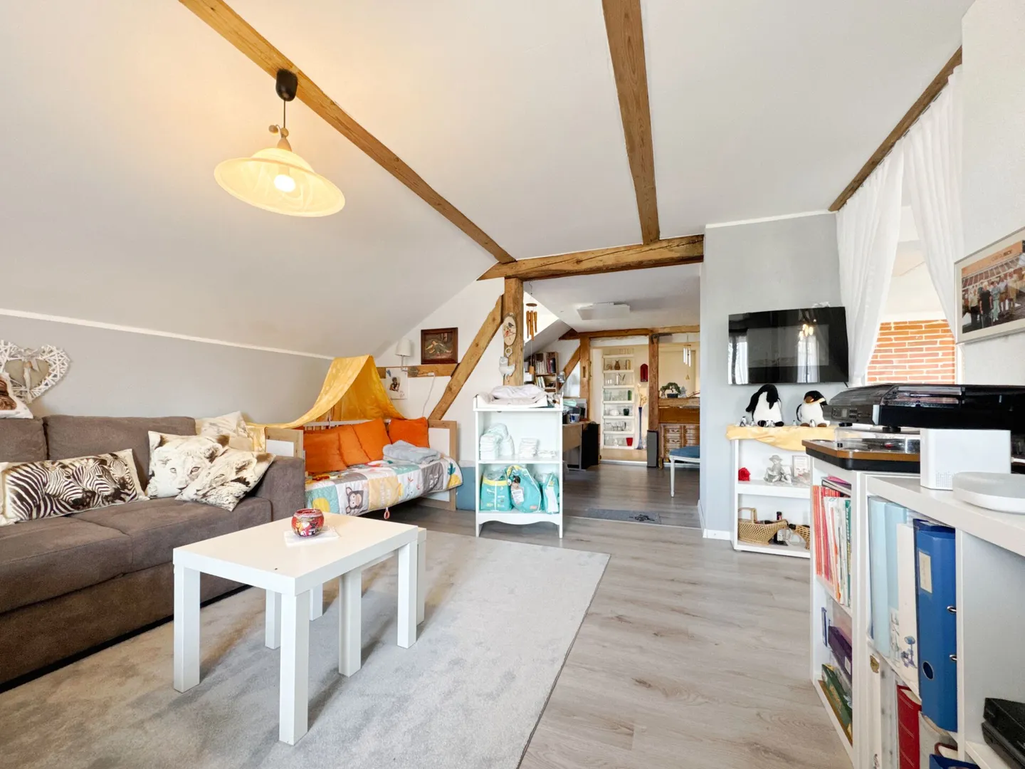 Spacious 5.5-room penthouse apartment with gallery in the green - Photo 6 of 16