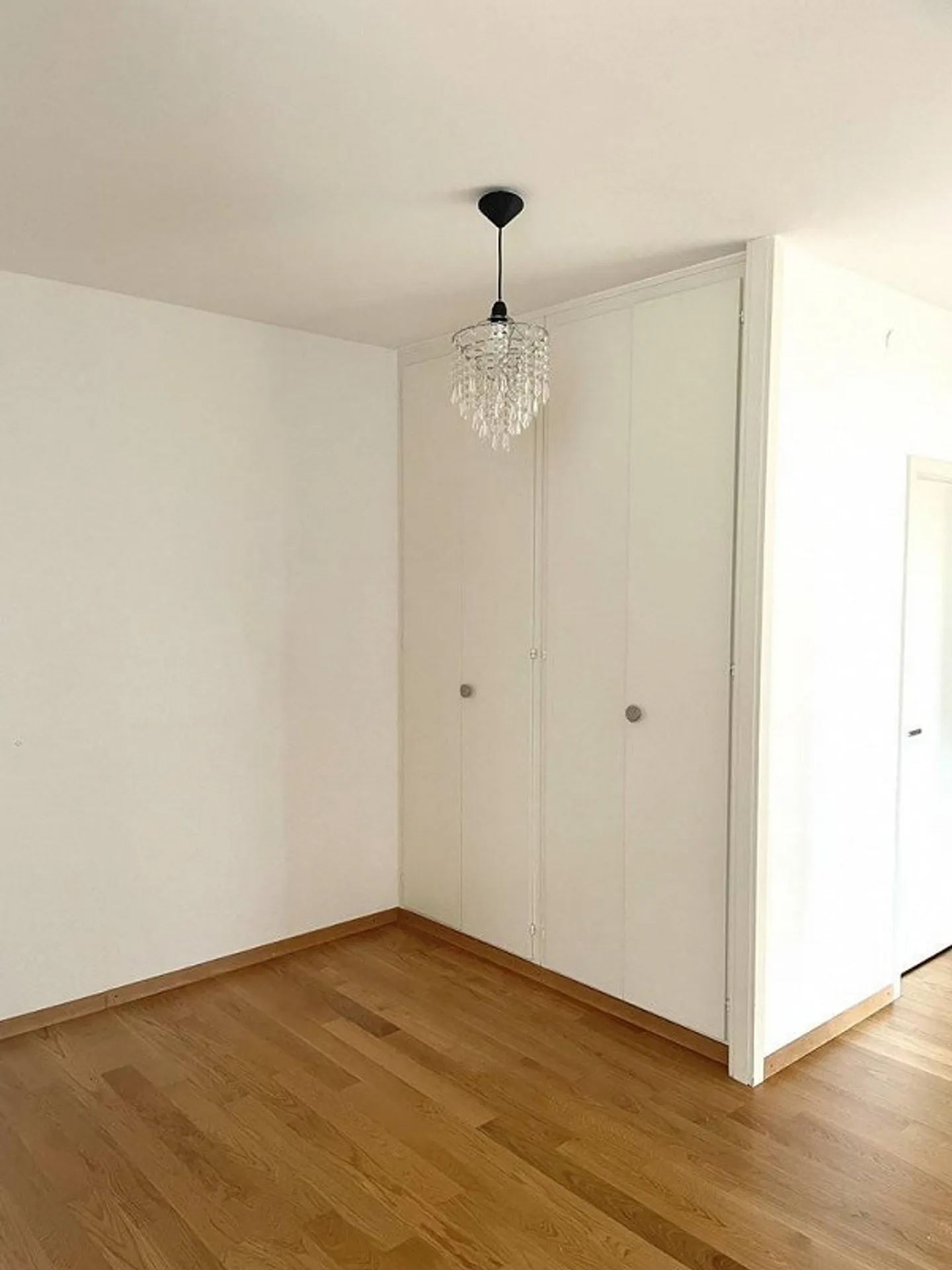 In der Nähe des Flughafens und internationaler Organisationen - Foto 8 von 9