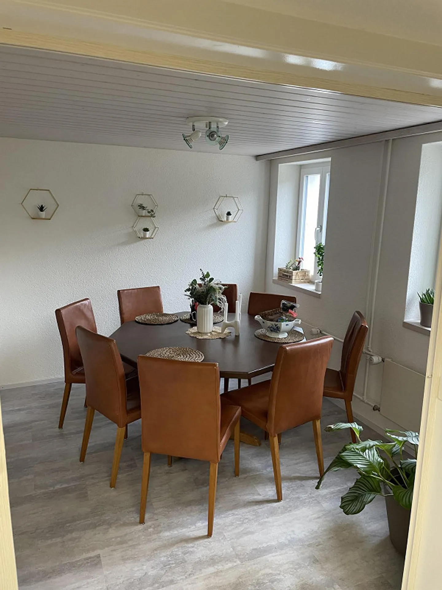 Appartamento luminoso al piano terra con area giardino e posto auto a Malters - Foto 4 di 23