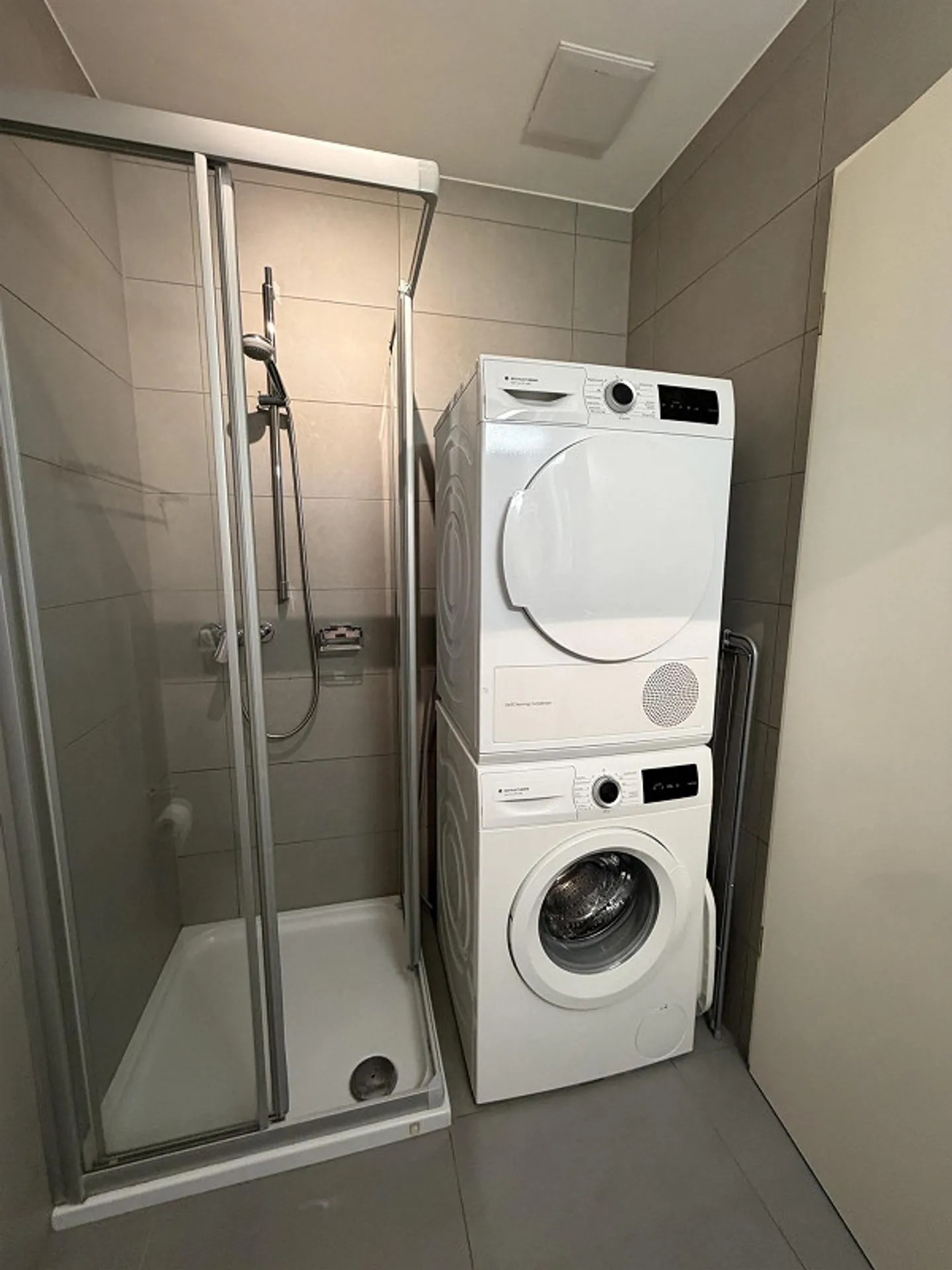 Appartement moderne de 3,5 pièces avec balcon à Massagno - Photo 8 sur 9