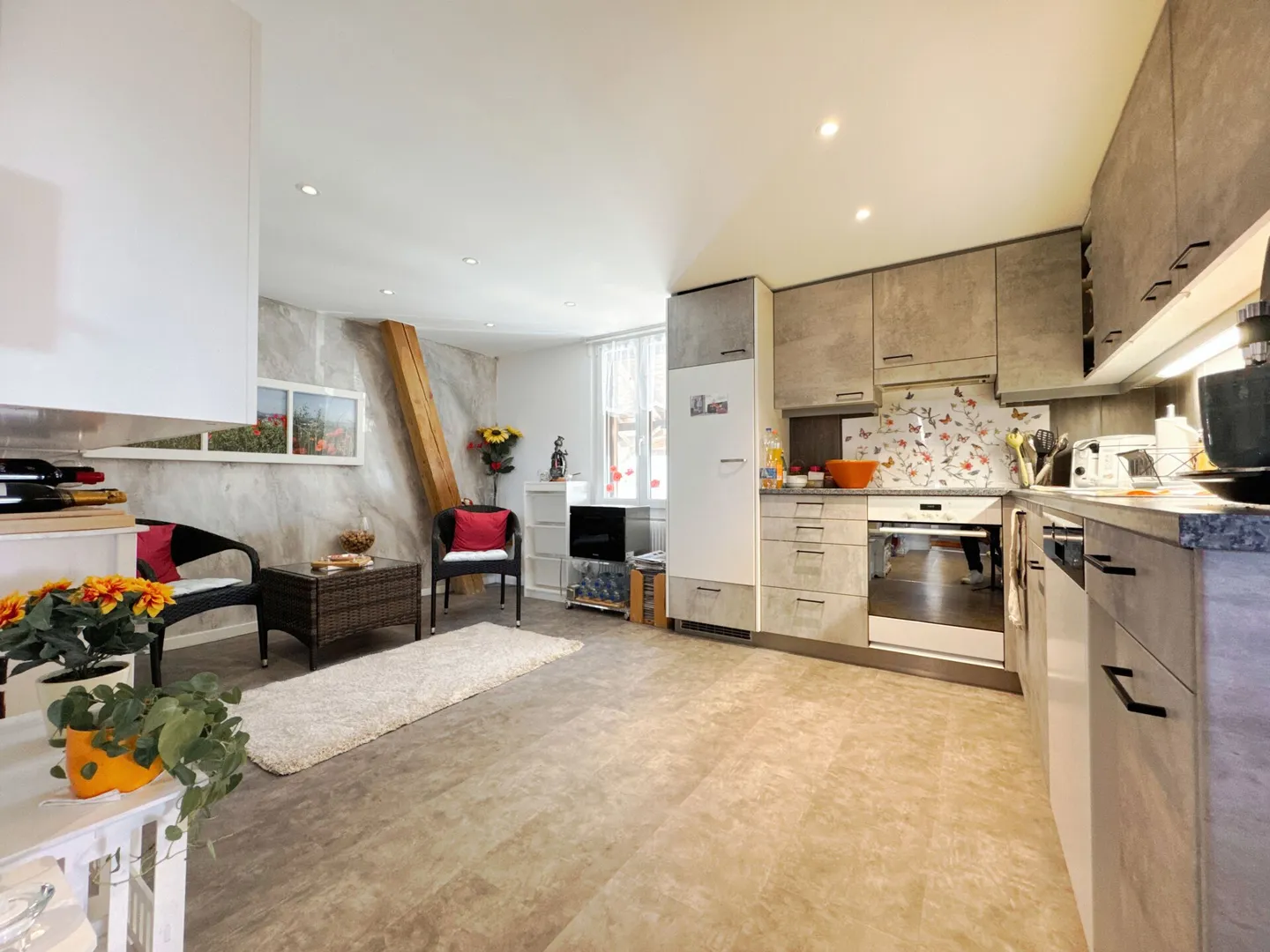 Spacious 5.5-room penthouse apartment with gallery in the green - Photo 4 of 16