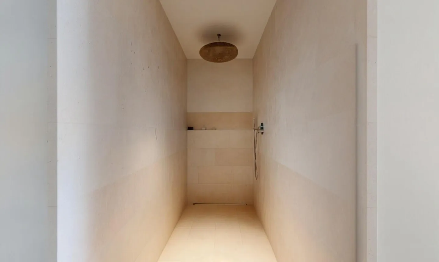 Appartamento di lusso sopra i tetti di Zurigo - Foto 4 di 8