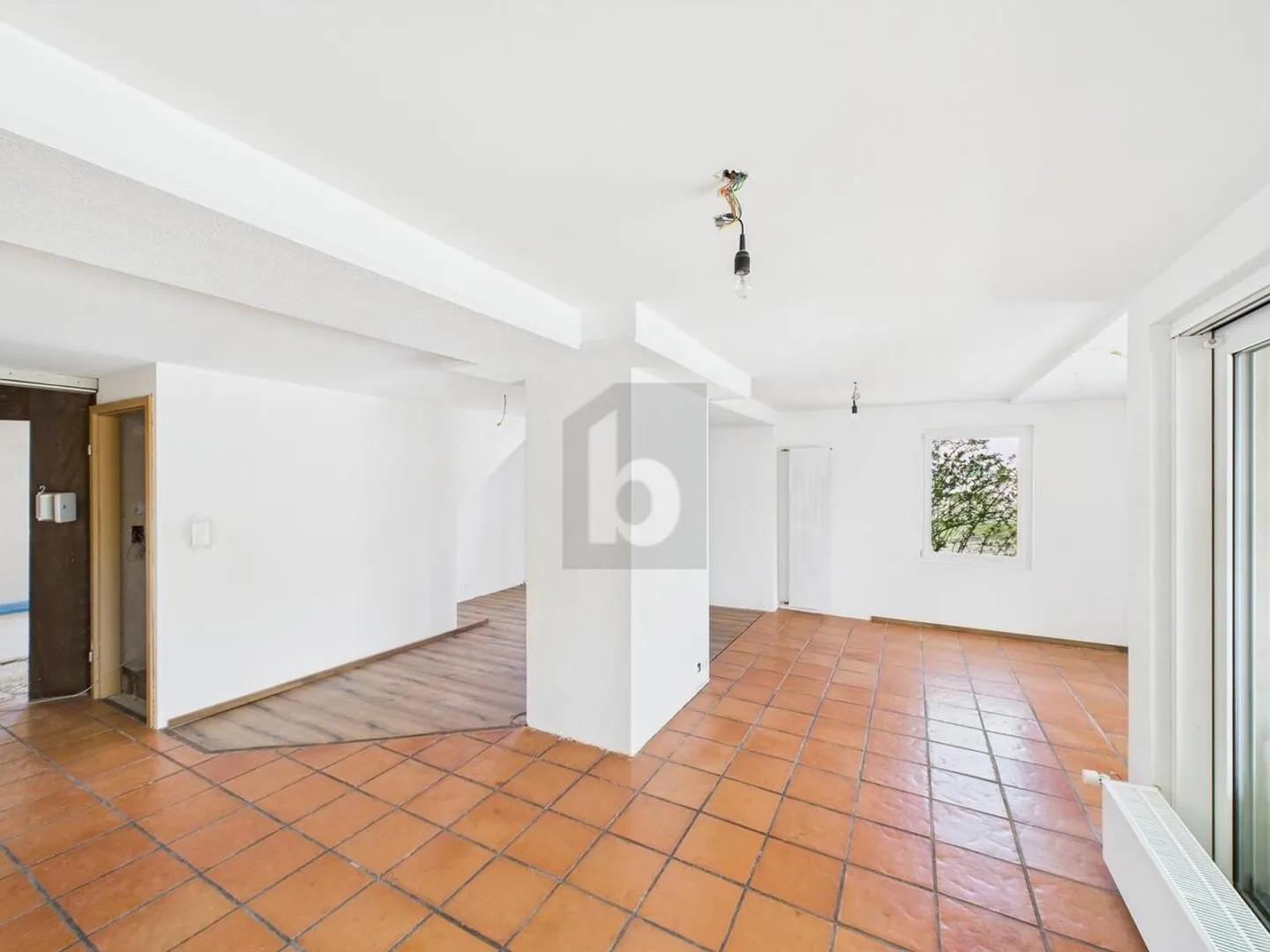 RENOVE RECEMMENT AVEC UN GRAND BALCON - Photo 4 sur 5