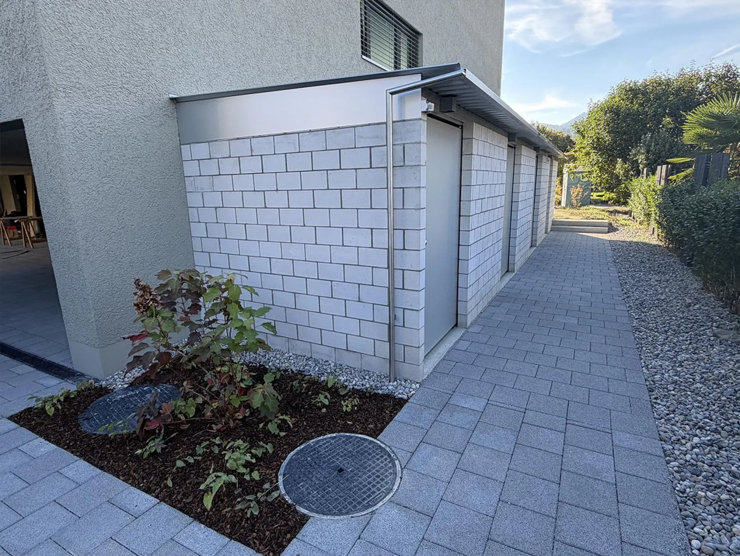 Tre case a schiera (1 casa centrale, 2 case angolari con giardino) - Foto 5 di 14