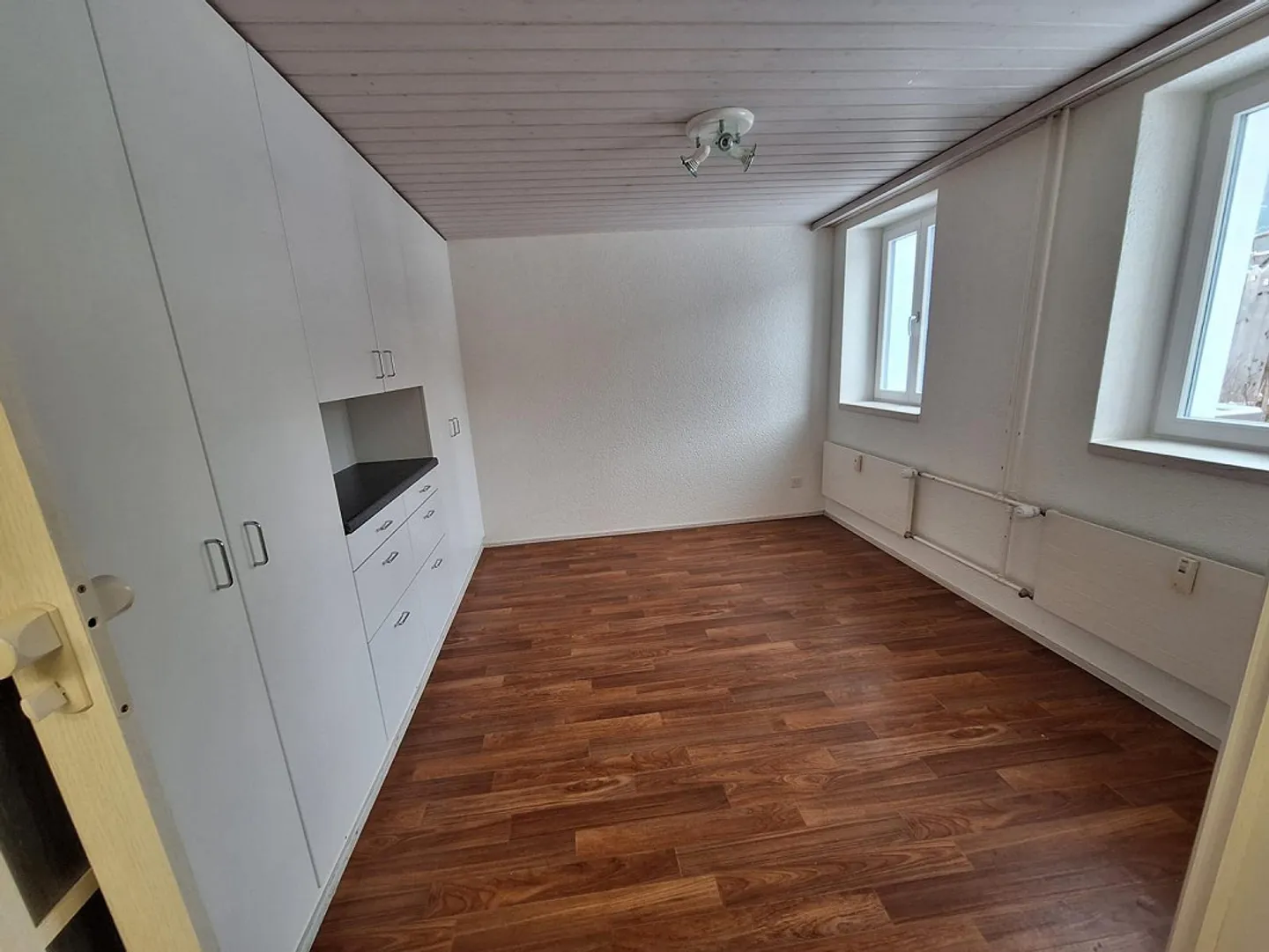 Appartamento luminoso al piano terra con area giardino e posto auto a Malters - Foto 14 di 23