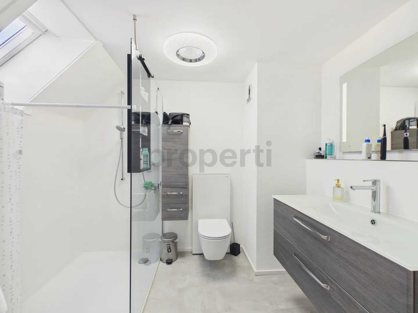 Casa familiare con molto spazio, giardino e numerosi extra - Foto 9 di 13