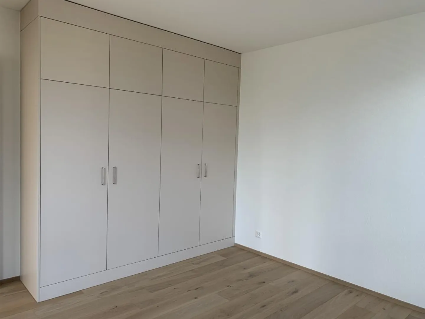 Appartement moderne de 2,5 pièces dans le parc unique de Linden - Photo 6 sur 9