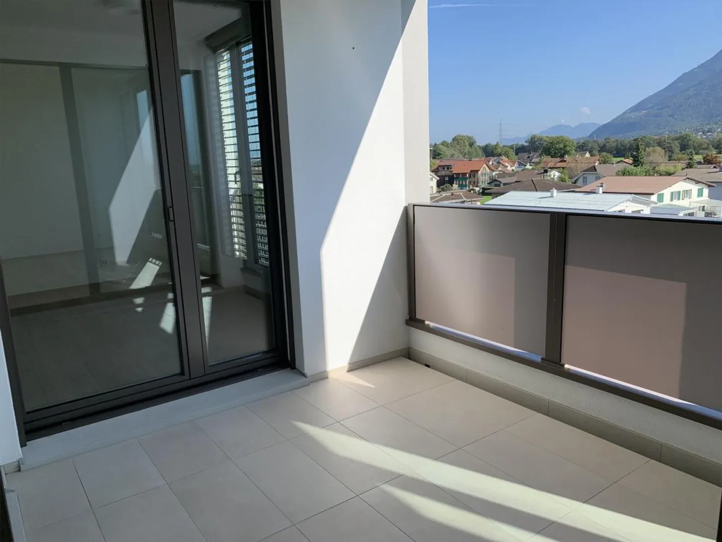 Appartement moderne de 2,5 pièces dans le parc unique de Linden - Photo 9 sur 9