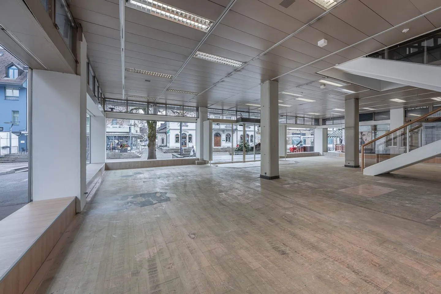 Il tuo nuovo spazio commerciale nel mezzo della strada del mercato - Foto 5 di 13
