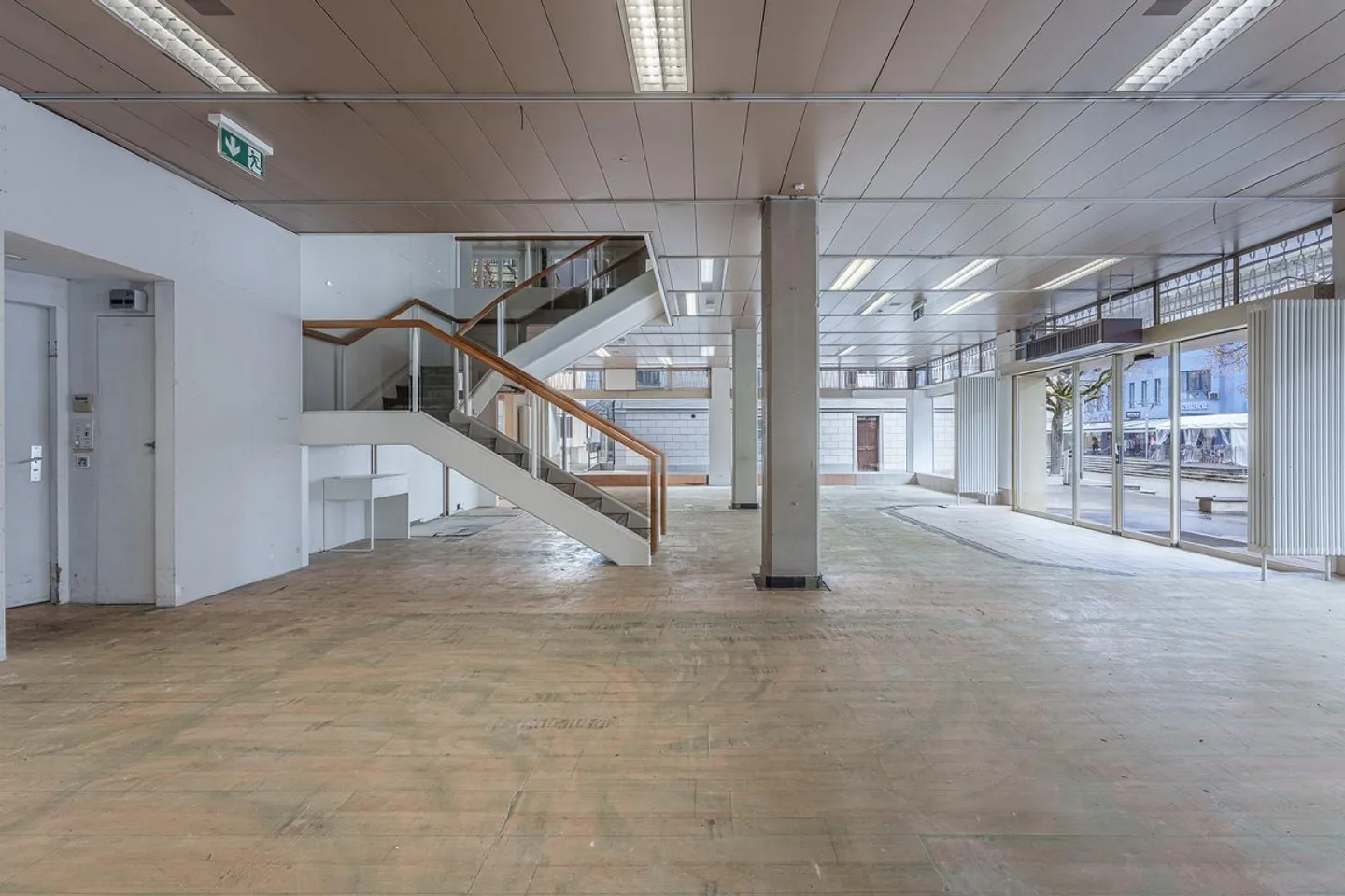Il tuo nuovo spazio commerciale nel mezzo della strada del mercato - Foto 4 di 13