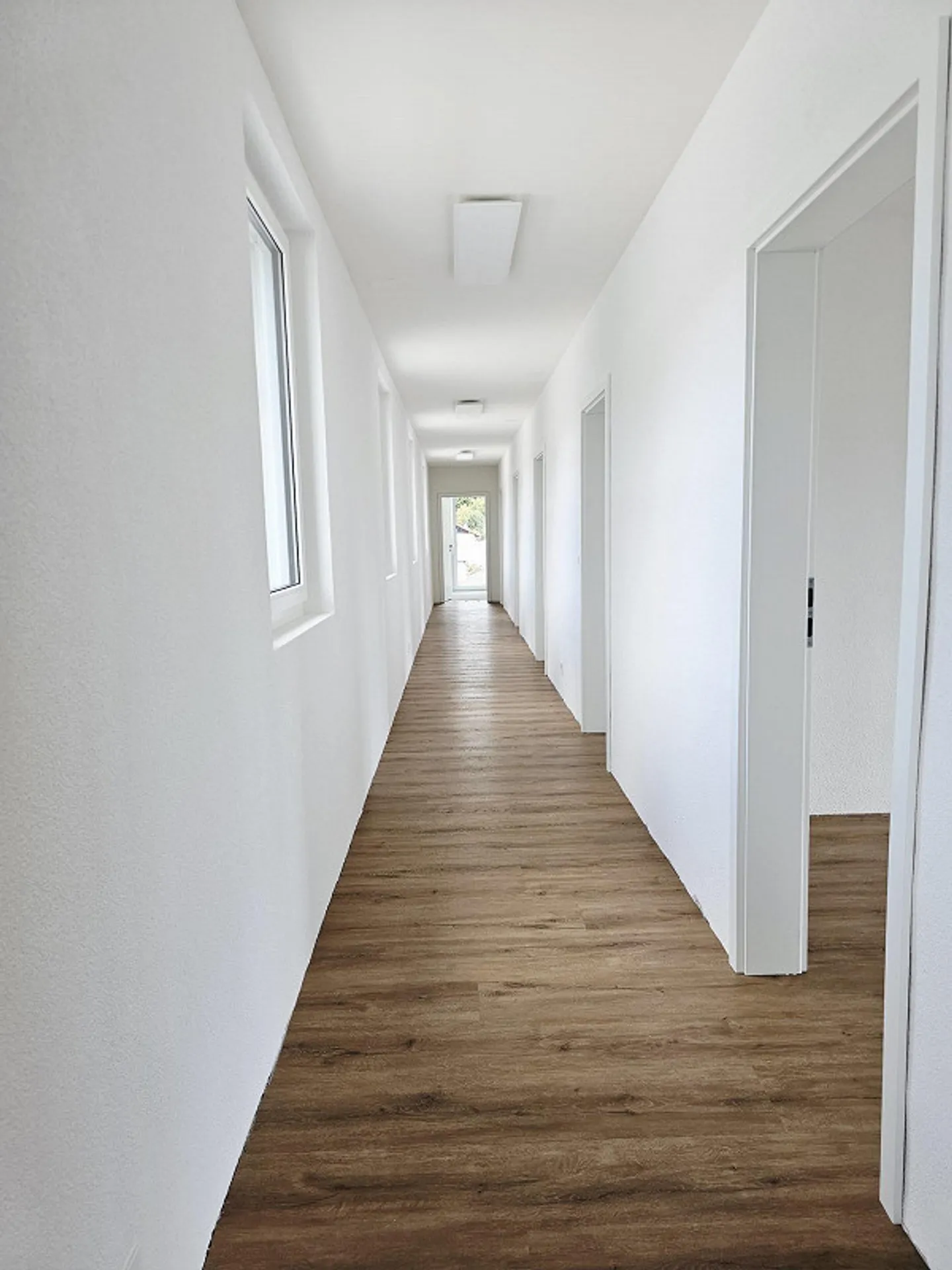 Prima occupazione - Spazio commerciale esclusivo con 6,5 stanze - Foto 3 di 14