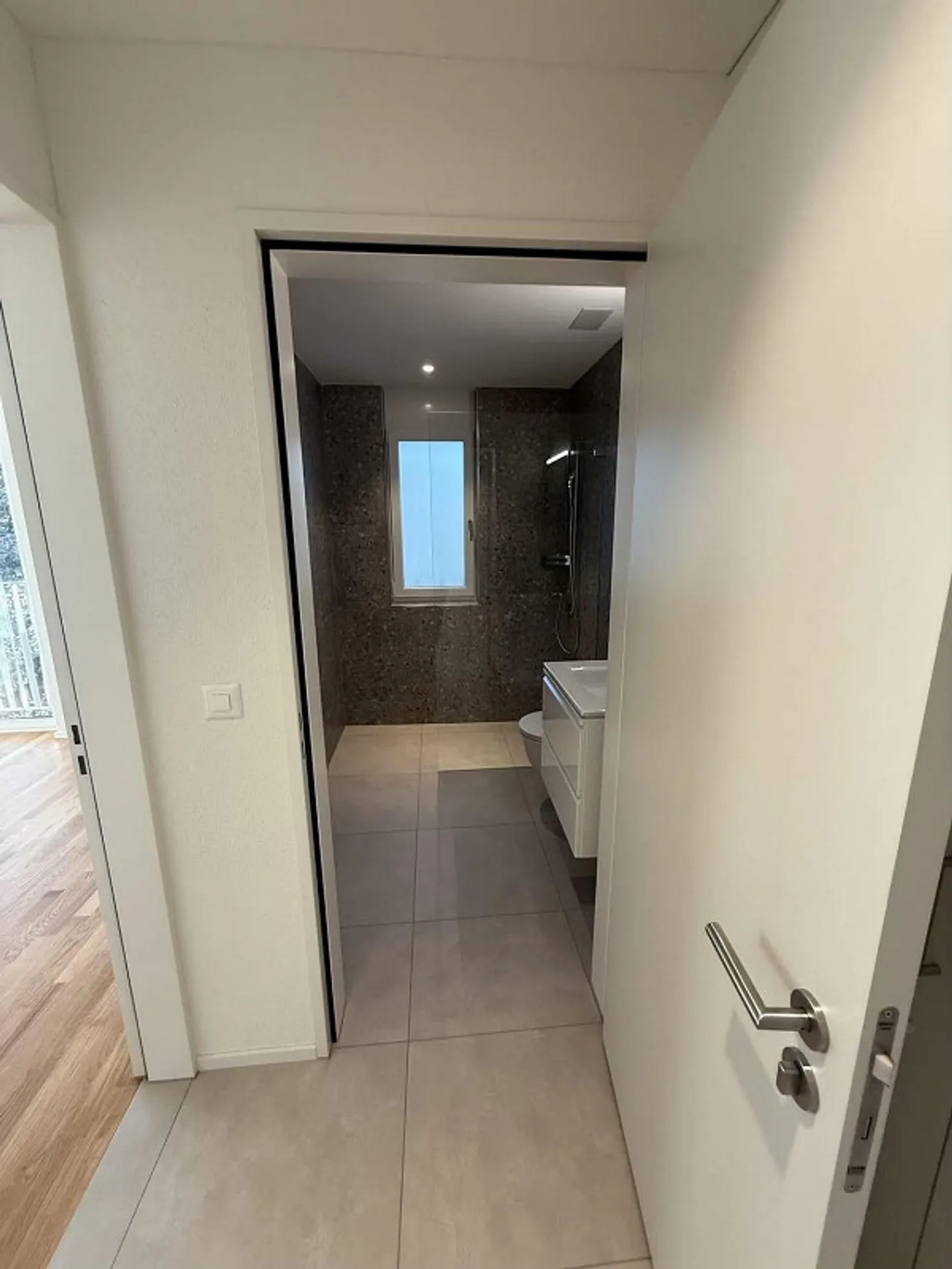 Appartement moderne et lumineux de 2,5 pièces avec grand balcon dans un nouveau bâtiment (2025) Wesemlin, Lucerne - Photo 6 sur 10