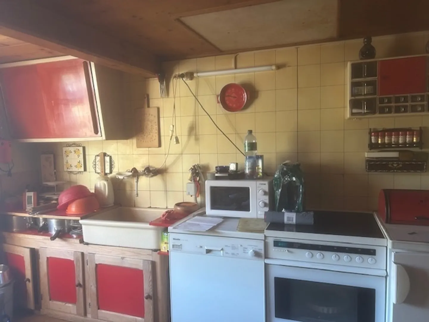 Immeuble d'habitation, affectation mixte, Les Moulins, Château d'Oex - Photo 4 sur 18