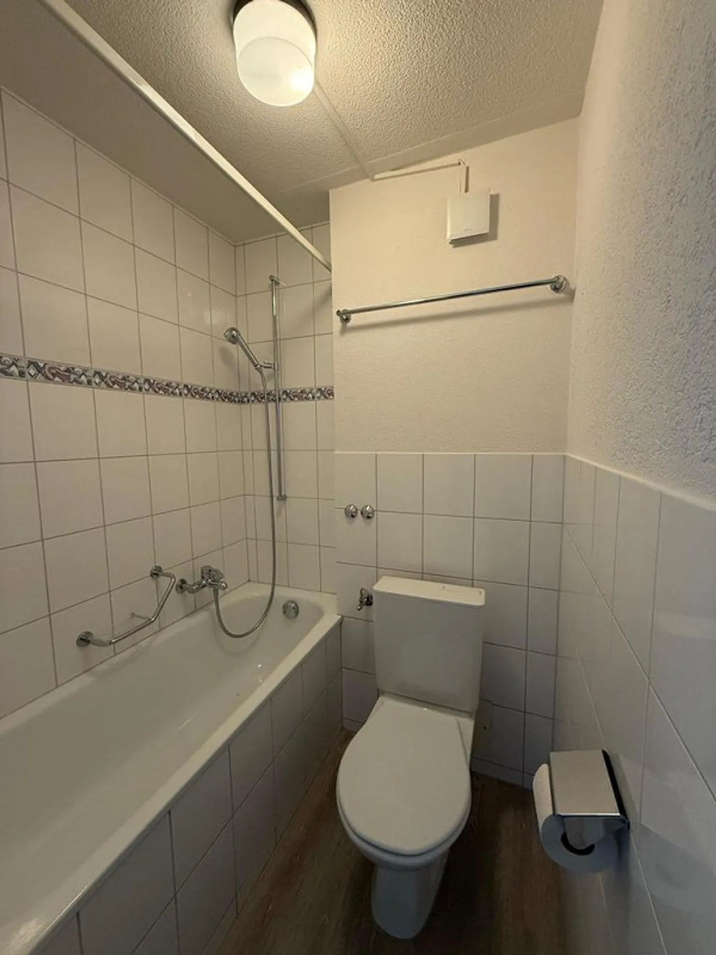 Bright 3.5-room apartment with balcony on the 2nd floor - Photo 11 of 12