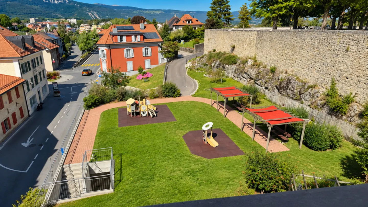 Wunderschöne und geräumige Penthousewohnung mit 4,5 Zimmern im Zentrum von Orbe - Foto 7 von 27