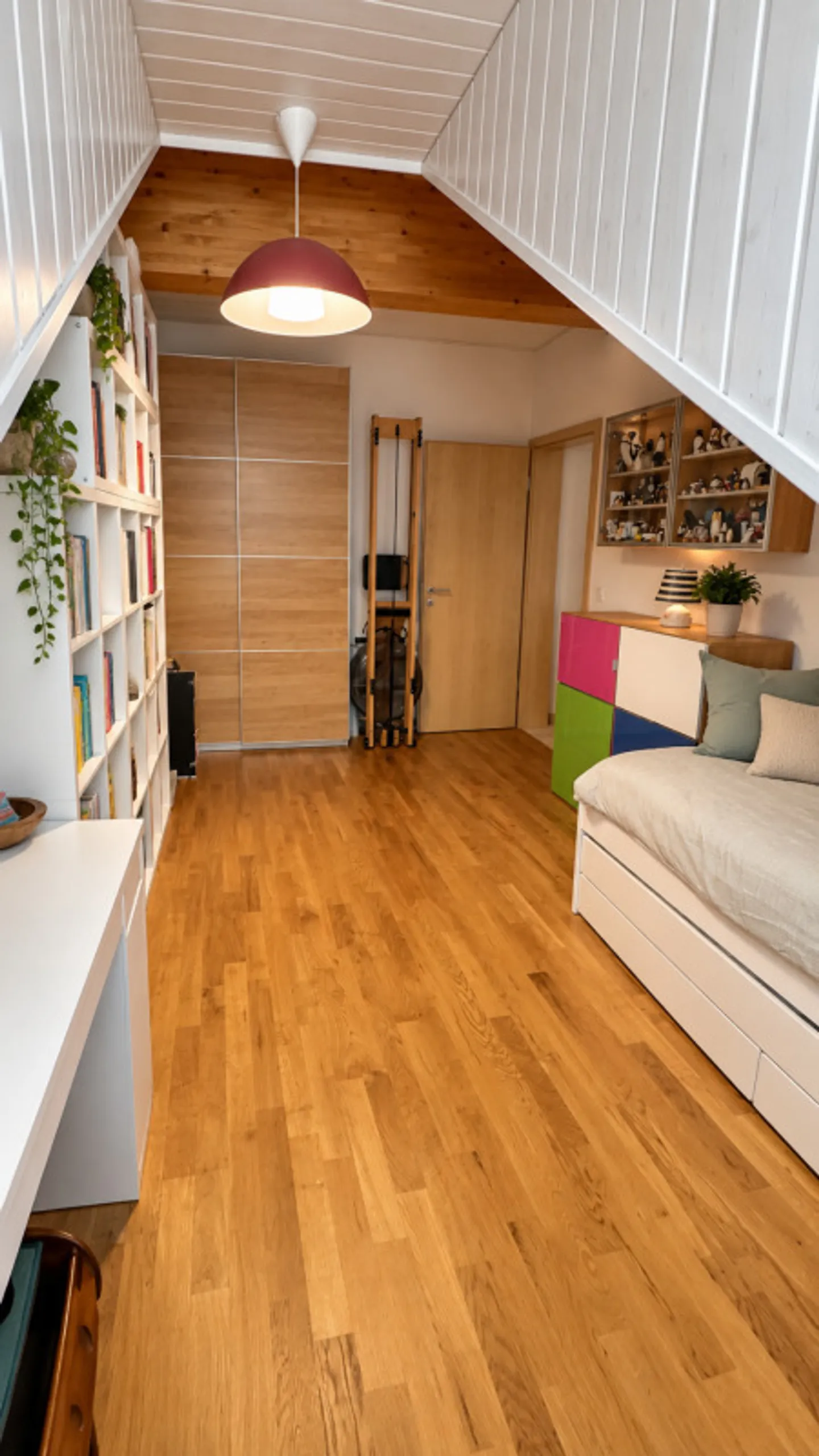 Wunderschöne und geräumige Penthousewohnung mit 4,5 Zimmern im Zentrum von Orbe - Foto 24 von 27