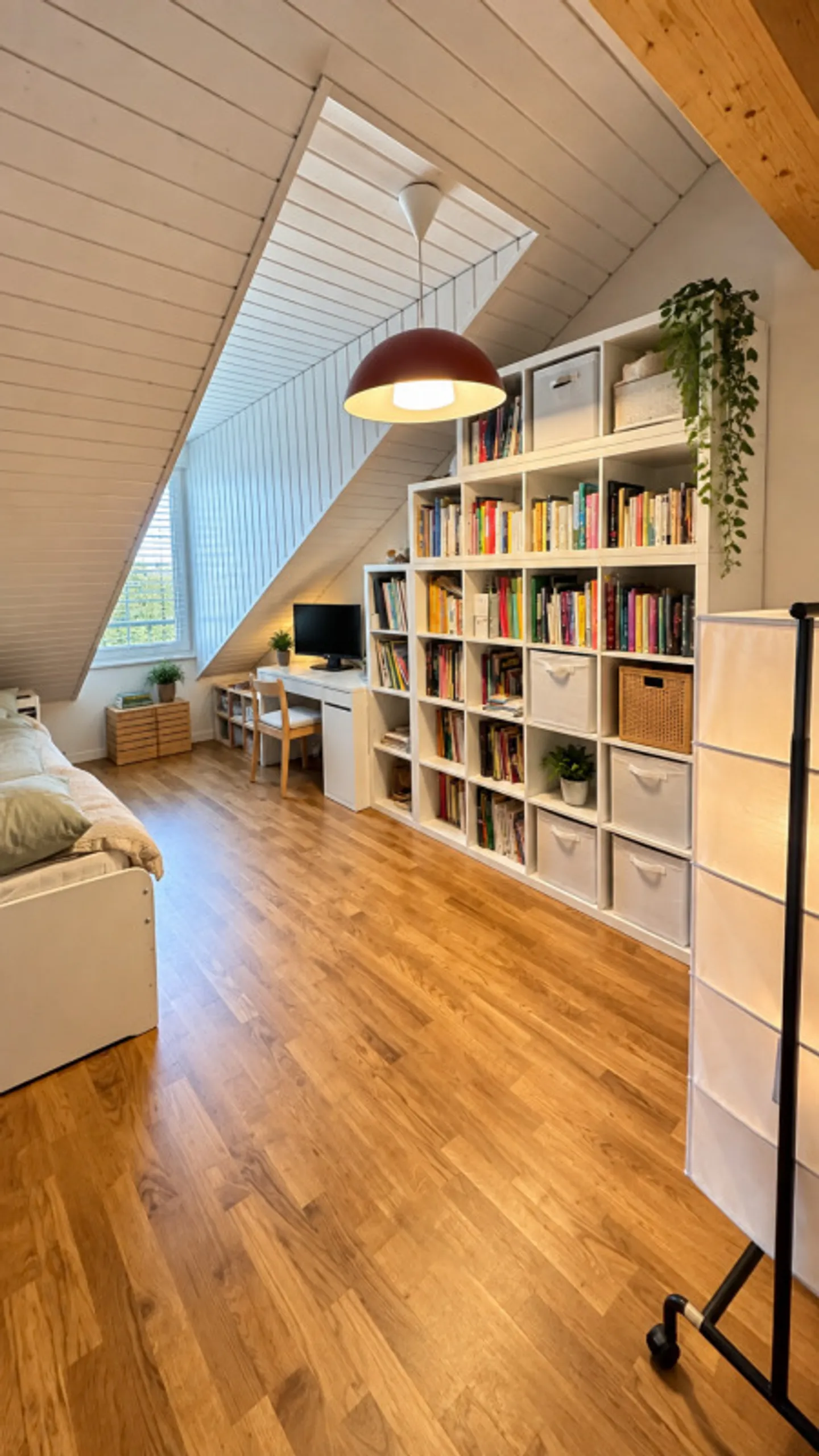 Wunderschöne und geräumige Penthousewohnung mit 4,5 Zimmern im Zentrum von Orbe - Foto 25 von 27