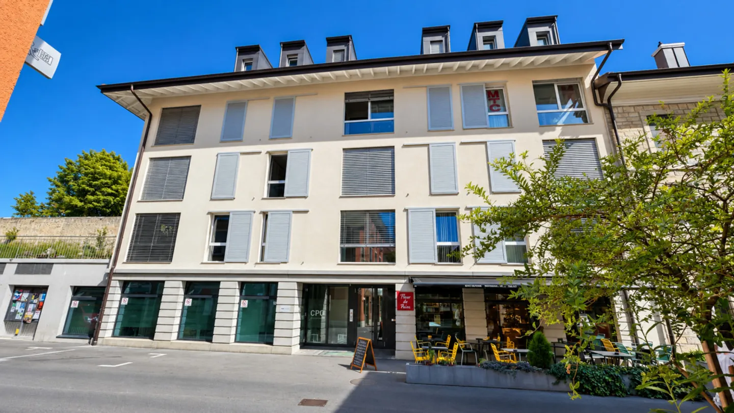 Wunderschöne und geräumige Penthousewohnung mit 4,5 Zimmern im Zentrum von Orbe - Foto 26 von 27
