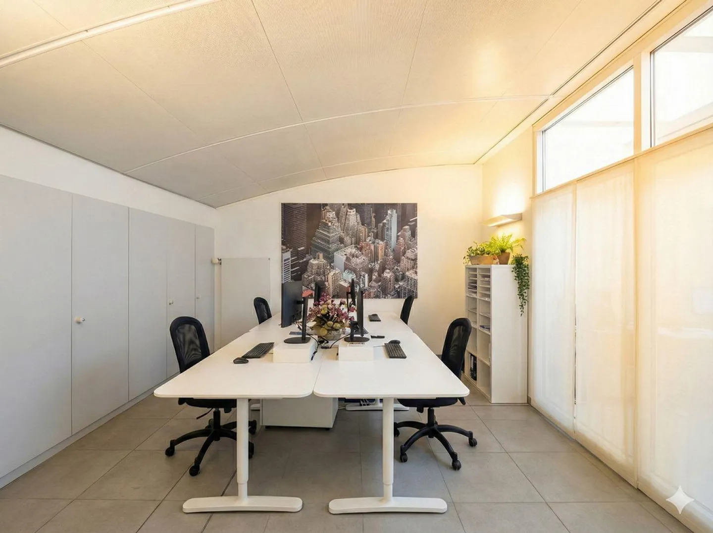 Centro - Salle de bureau pour 4 personnes avec grande salle de réunion - Photo 1 sur 5