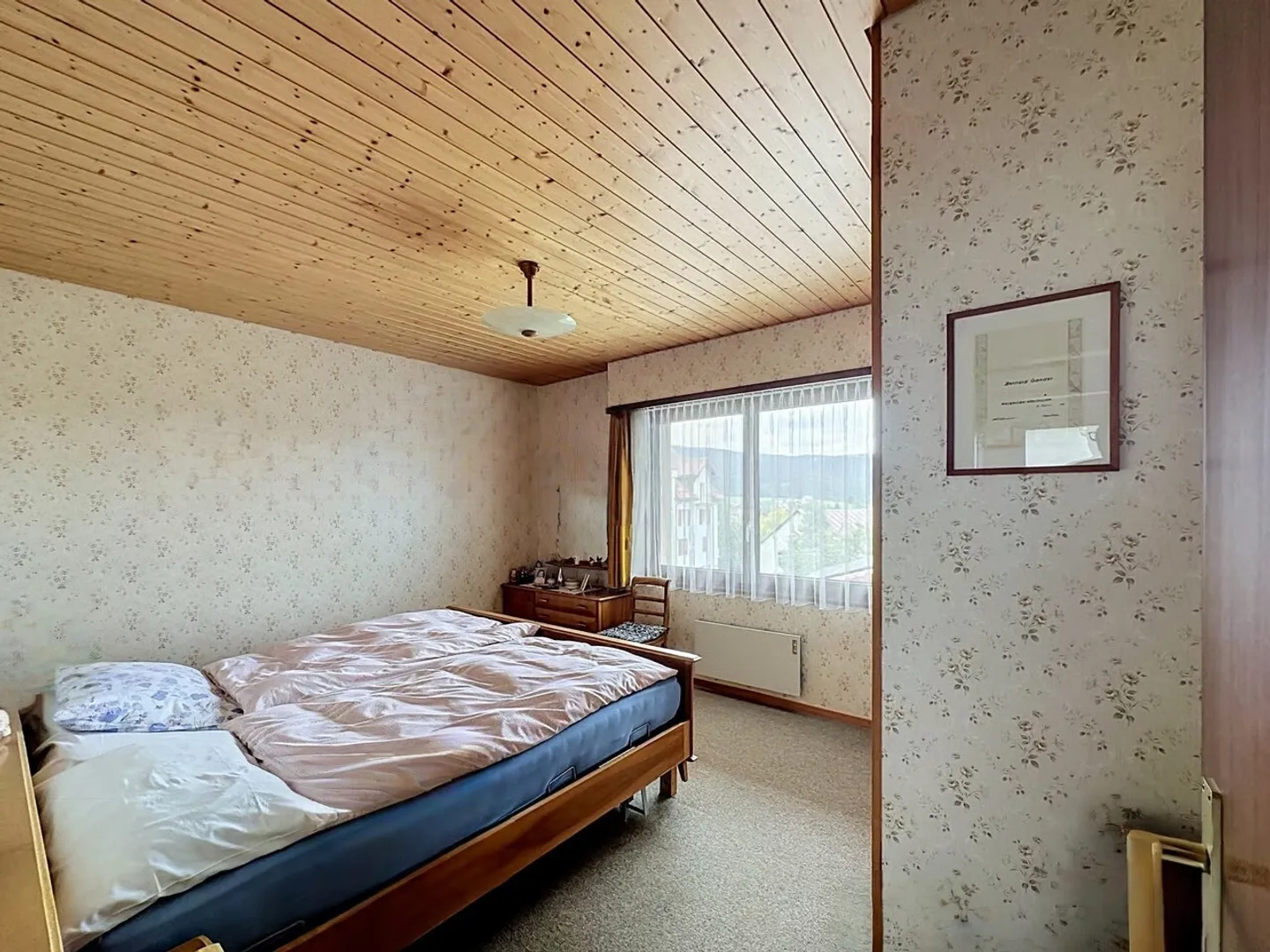 Einzelvilla, bemerkenswertes Potenzial in Wohngegend - Foto 3 von 13