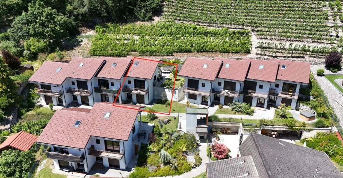 Incantevole villa a schiera 3 locali 1/2 di 110 m2 nel cuore dei vigneti di Saillon - Foto 2 di 12